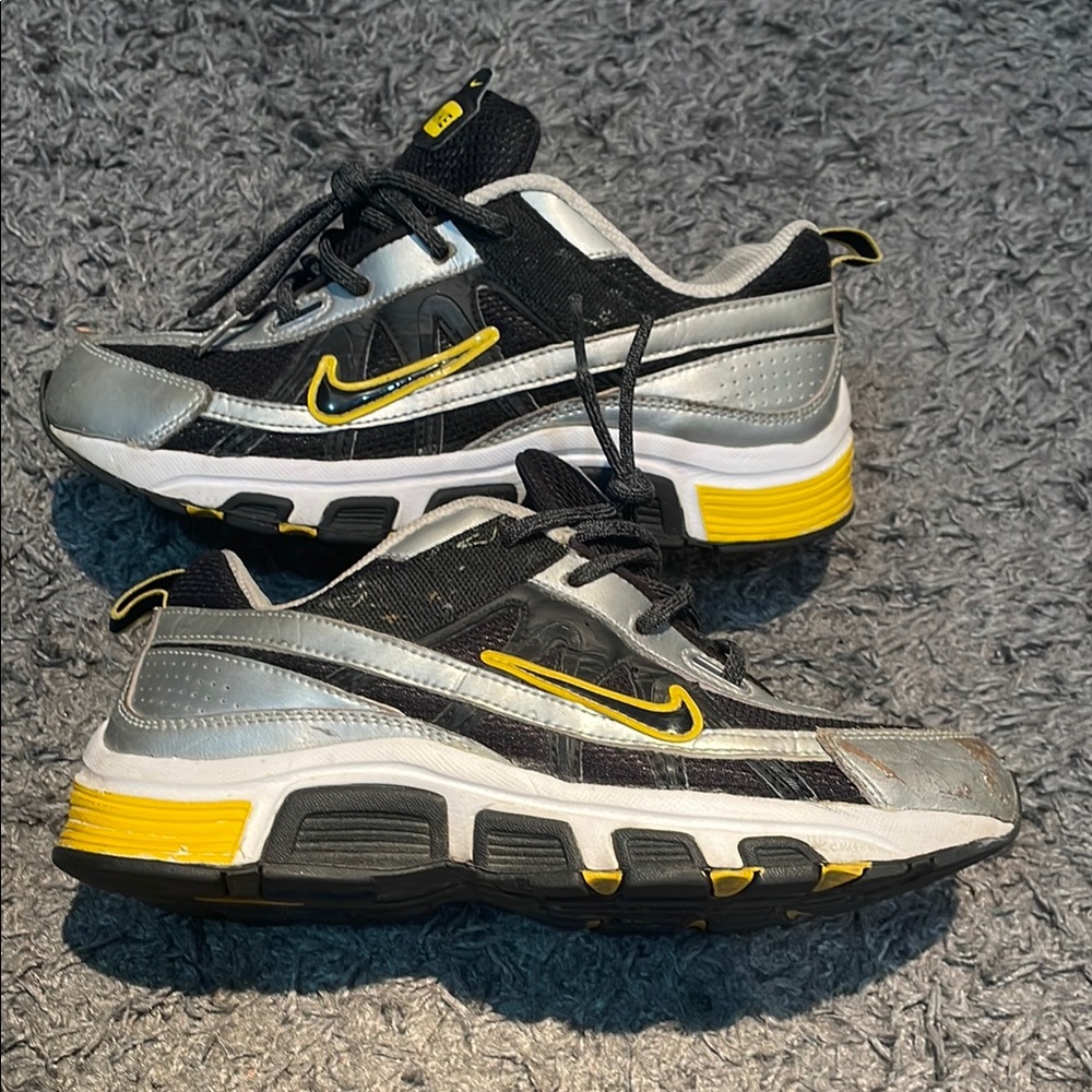 Vintage Nike shoes